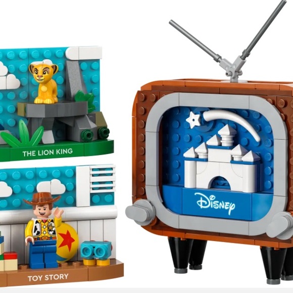 LEGO Disney Classic Animation Scenes 40774 Retro TV Set Simba Woody 270pcs - Picture 2 of 5